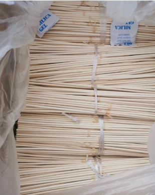 Palos de caña de bambú natural